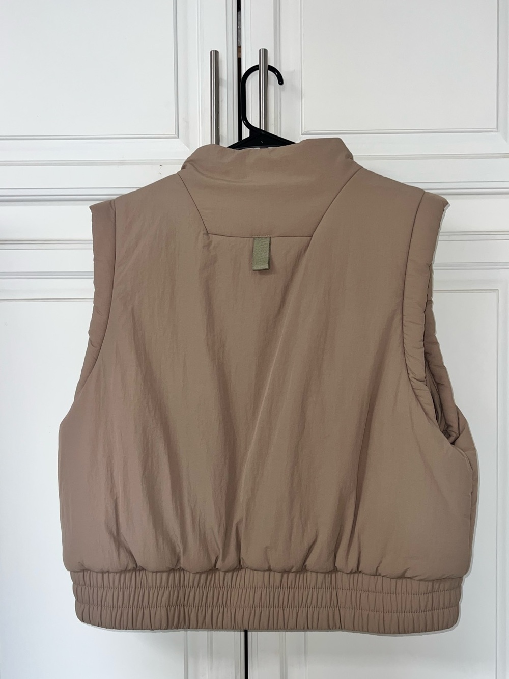 entro Neutral Taupe Puffer Vest - Picture 2 of 4